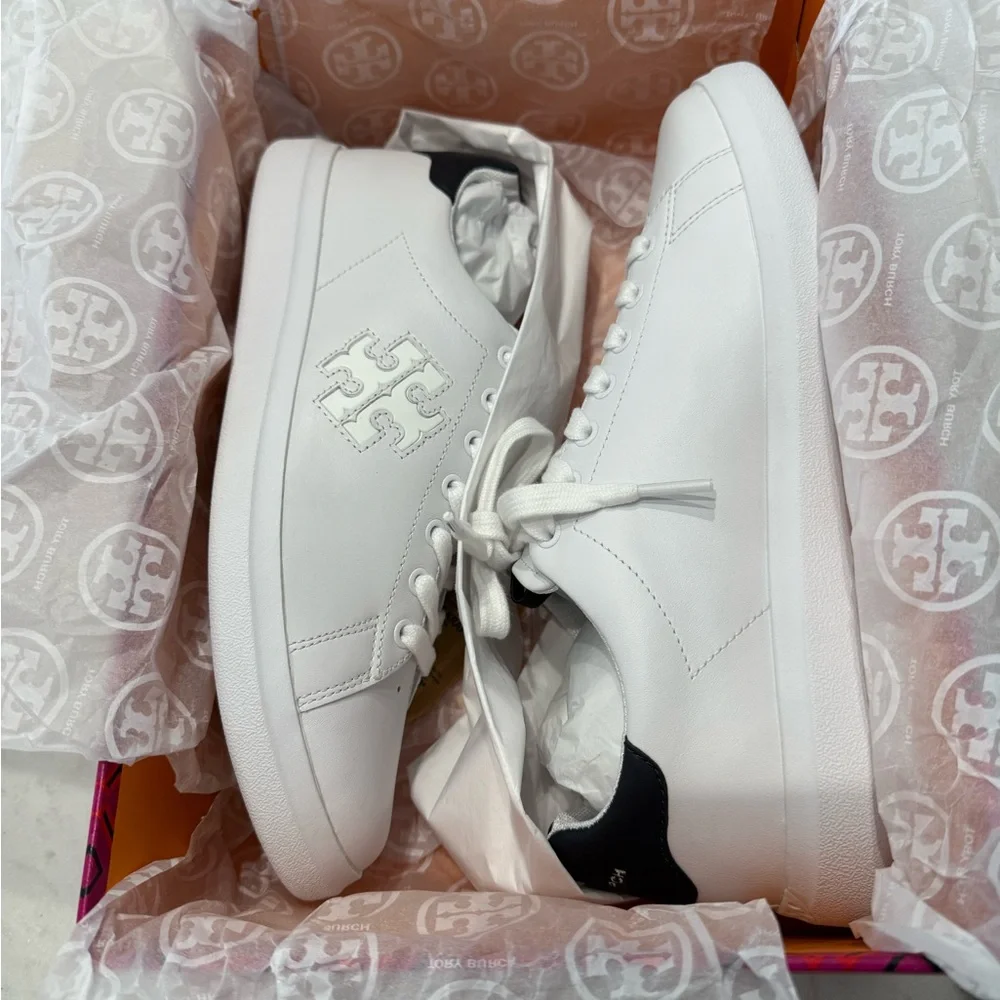 NWT .. Tory Burch Women's Double T Howell Court Sneakers